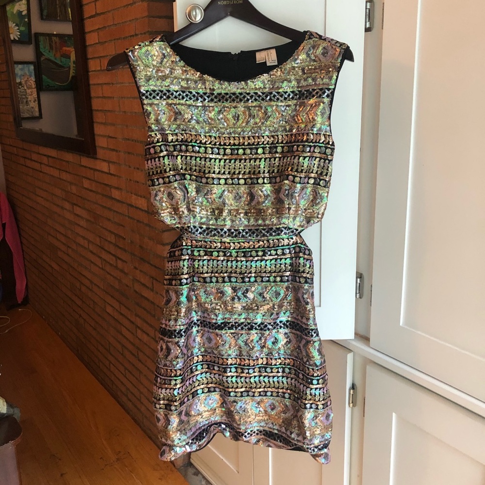 Sparkly cut out waist patterned mini dress